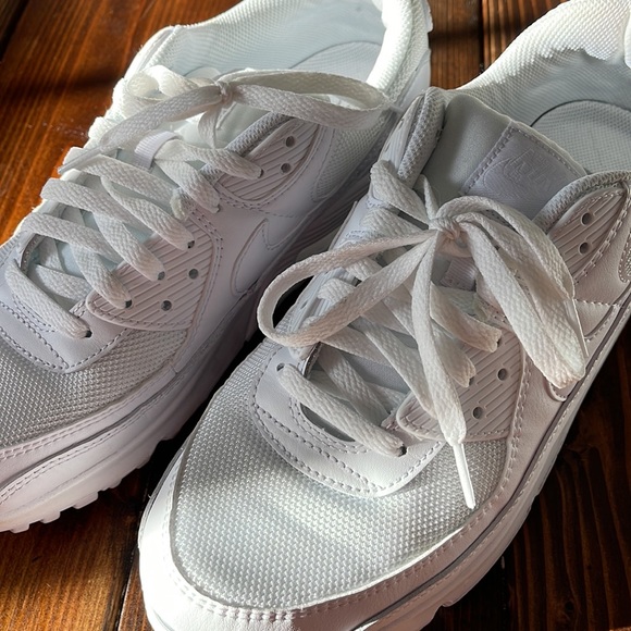 Air max 1090s worn once - Picture 2 of 6